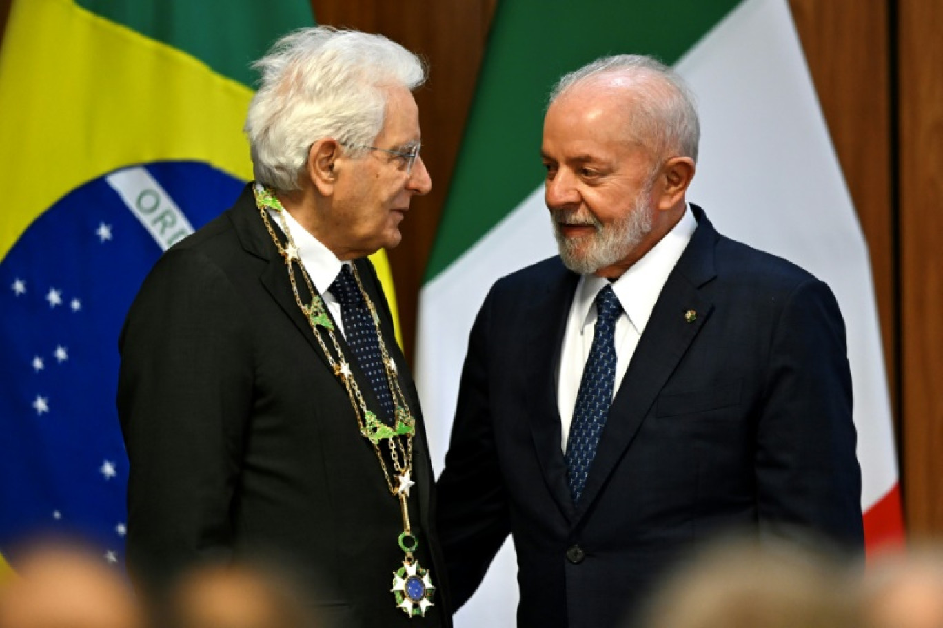 Le président italien Sergio Mattarella (G) et son homologue brésilien Luiz Inacio Lula da Silva lors d'une rencontre à Brasilia, le 15 juillet 2024 © EVARISTO SA