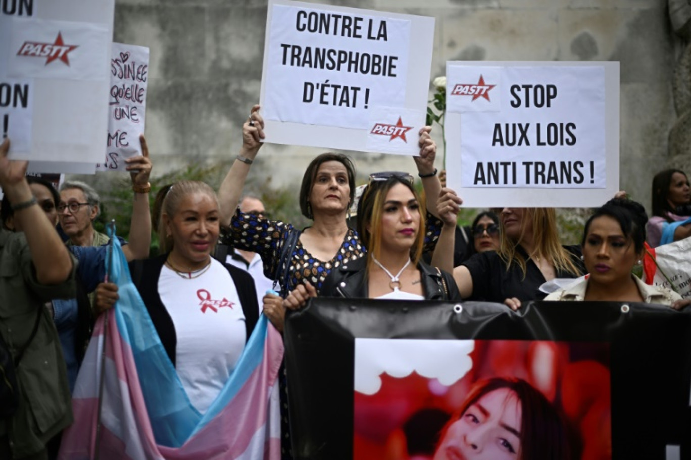 Rassemblement en hommage à une femme transgenre, Géraldine, tuée dans la capitale, le 16 juillet 2024 à Paris © JULIEN DE ROSA