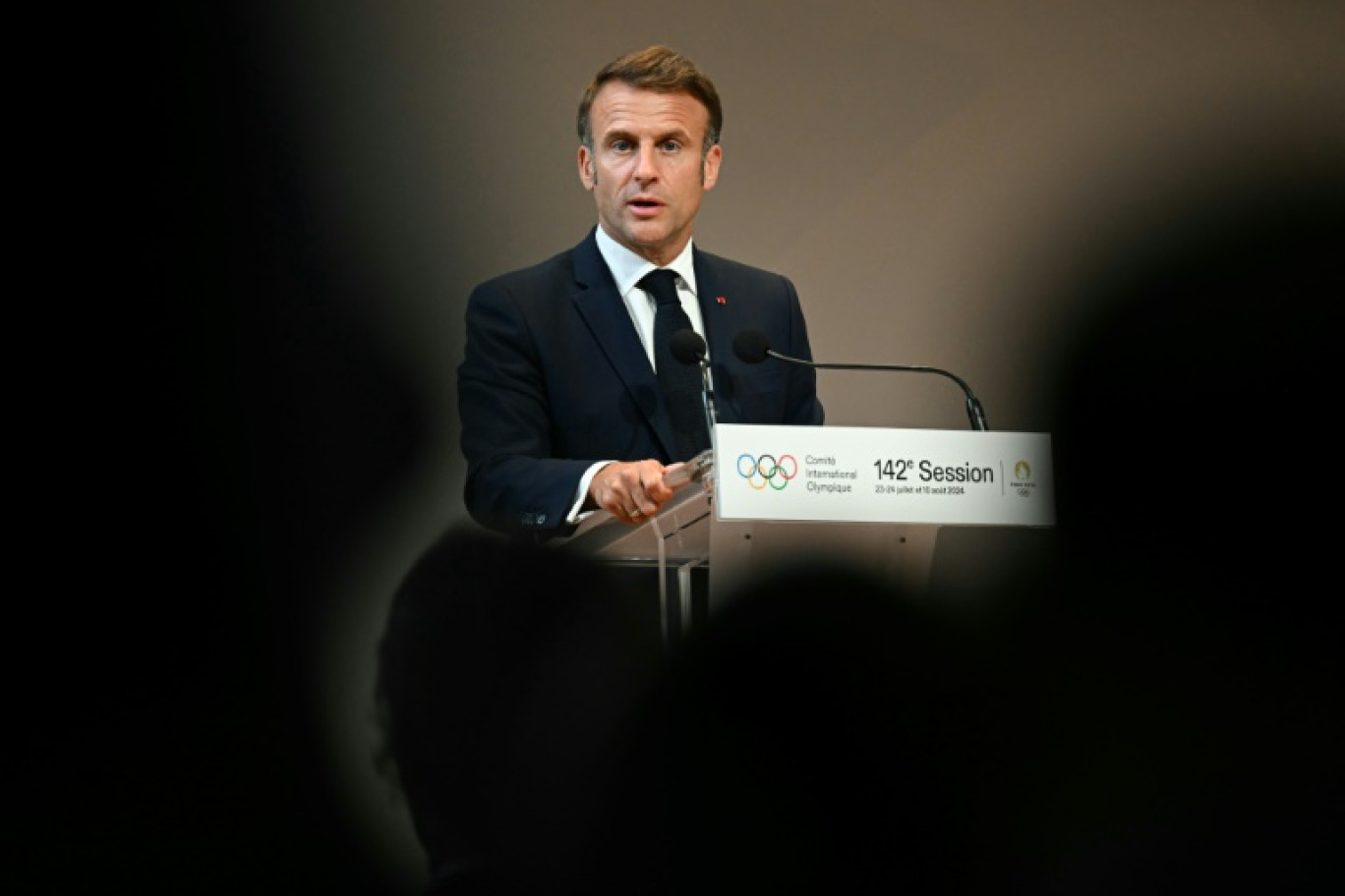 Le président français Emmanuel Macron lors d'un discours devant le Comité international olympique, Paris le 23 juillet 2024 © Fabrice COFFRINI