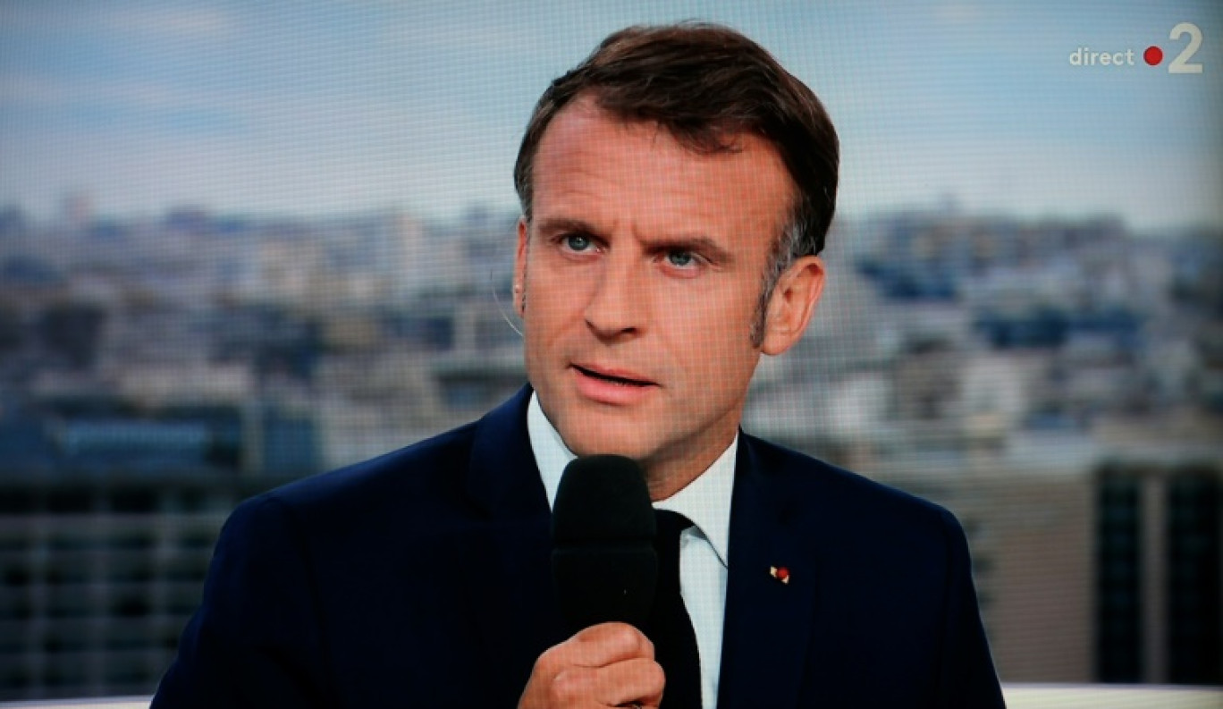 Le président Emmanuel Macron interrogé le 23 juillet 2024 sur France 2 © Ludovic MARIN