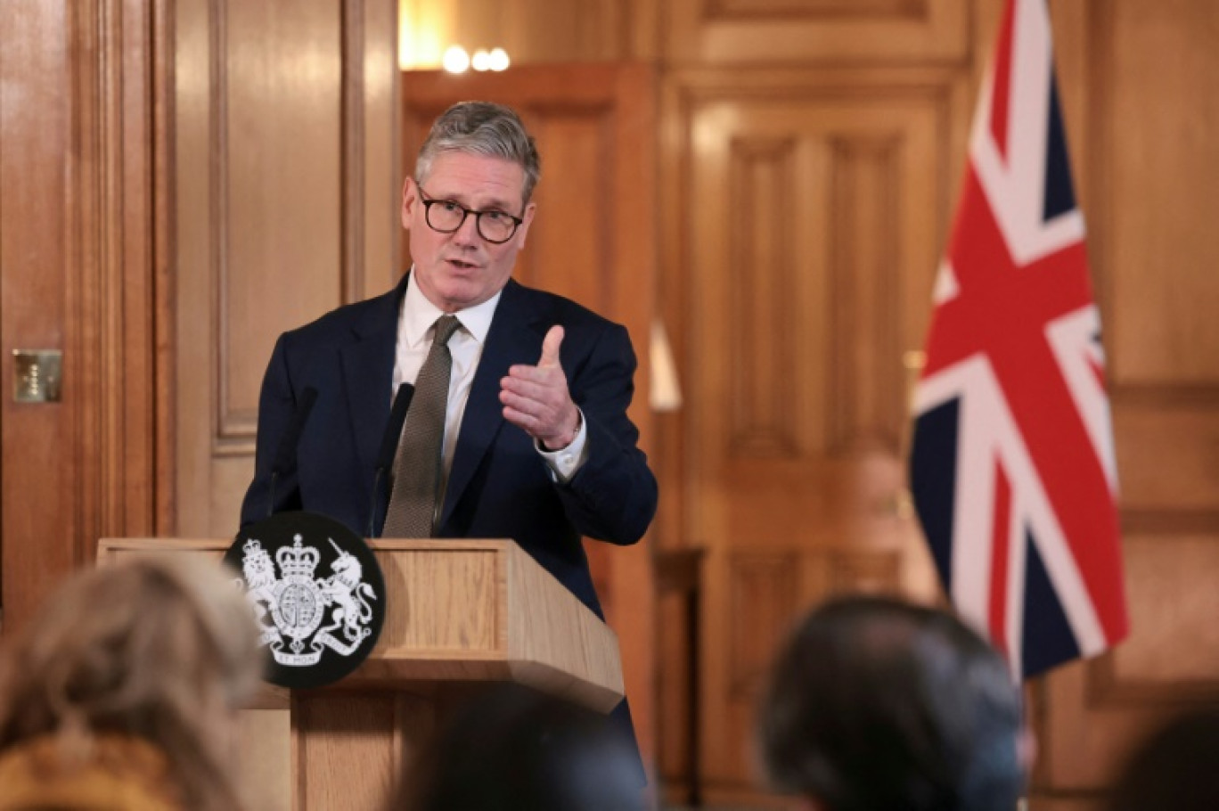 Le nouveau Premier ministre britannique Keir Starmer lors d'une conférence de presse, après son premier conseil des ministres, le 6 juillet 2024 au 10, Downing Street, à Londres © Claudia Greco