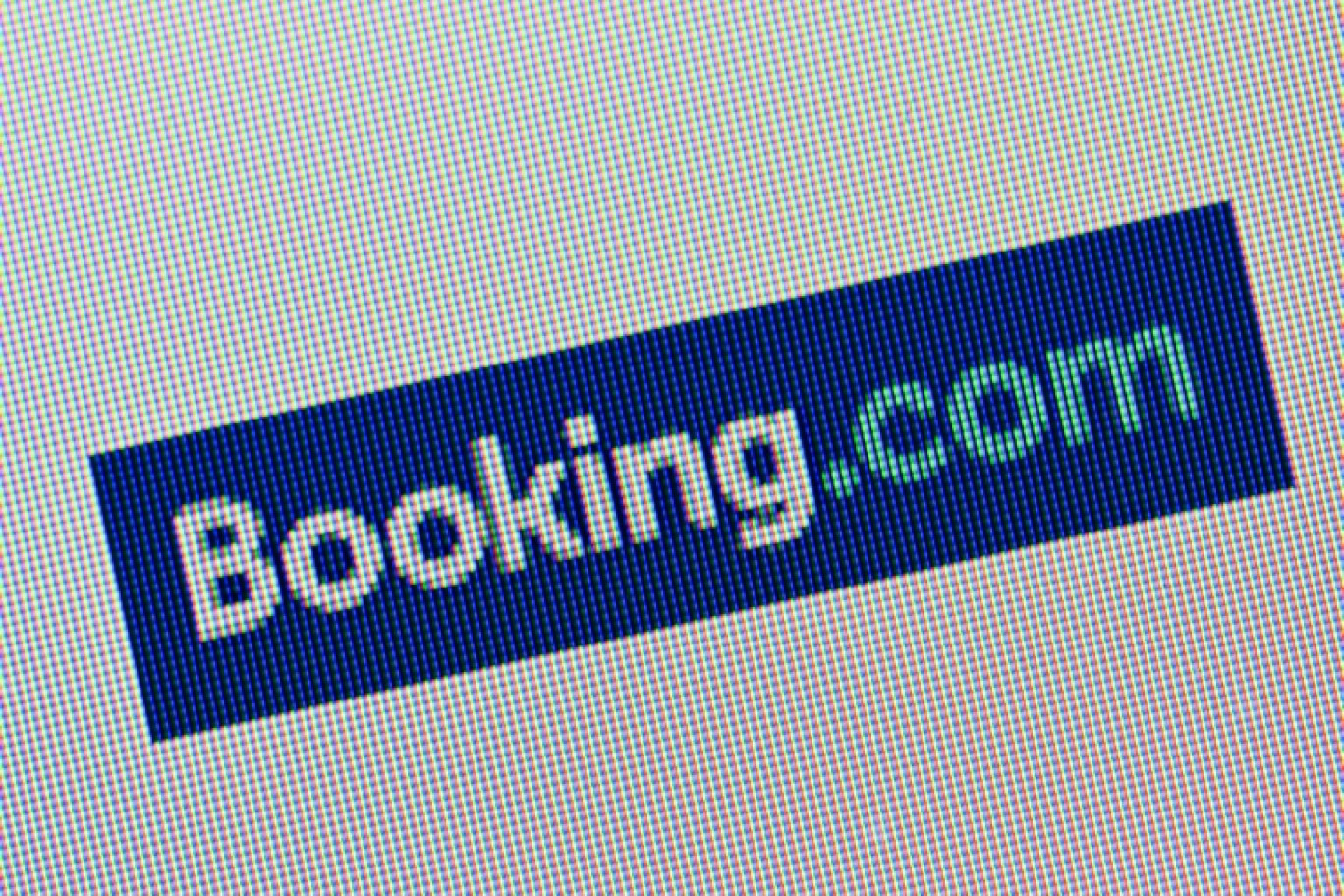 Le logo de la plateforme néerlandaise de réservations d'hôtels Booking.com photographié sur un écran d'ordinateur le 10 juin 2021 à Milan © MIGUEL MEDINA