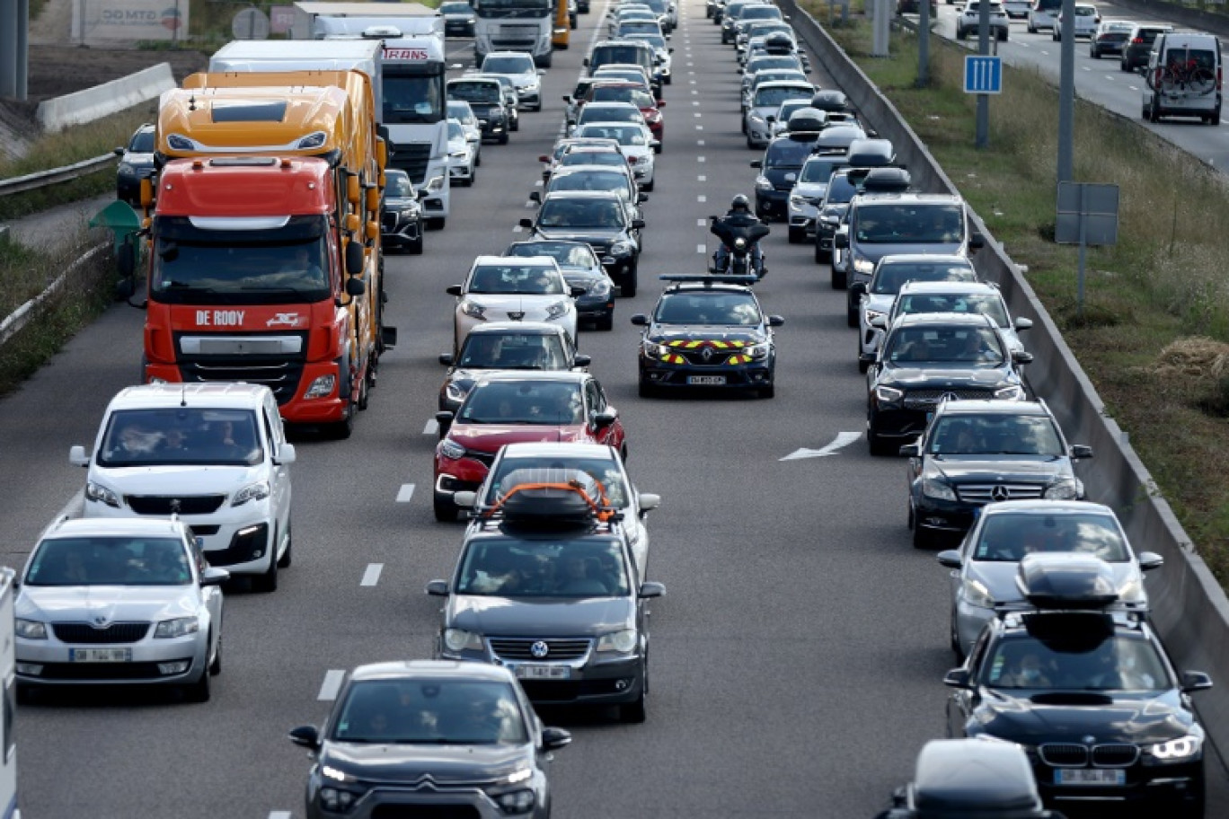 Une autoroute près de Bordeaux, un week-end de chassé-croisé, le 13 juillet 2024 © ROMAIN PERROCHEAU