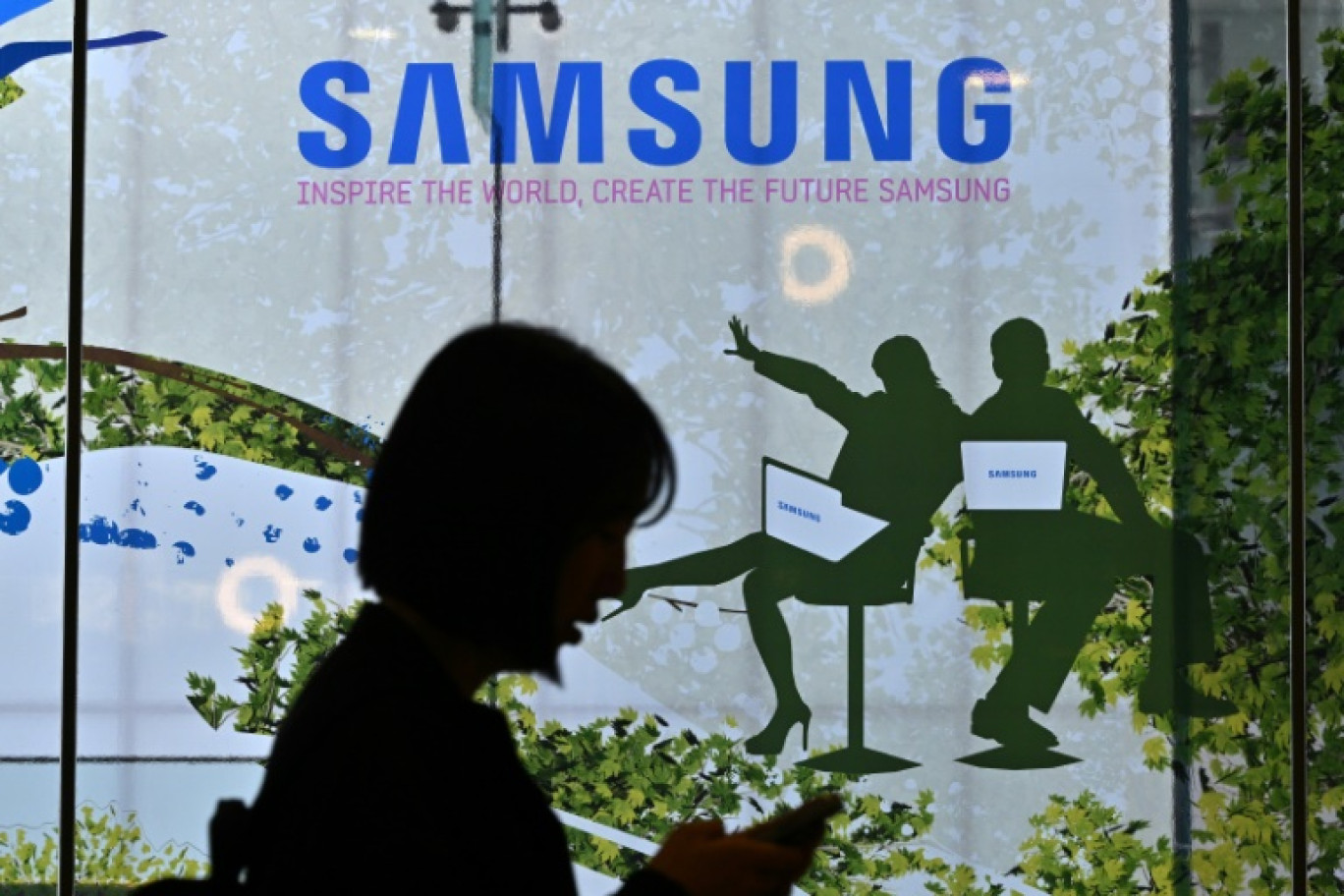 Devant un bâtiment de Samsung à Séoul, le 30 avril 2024 © Jung Yeon-je