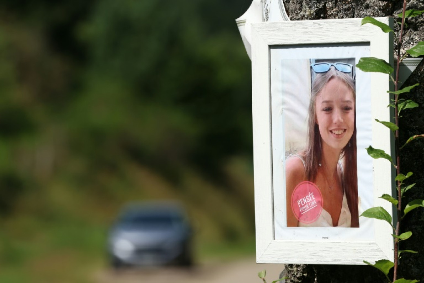 Un portrait de Lina placardé dans le village de Saint-Blaise-La-Roche (Bas-Rhin) le 30 juillet 2024 © FREDERICK FLORIN