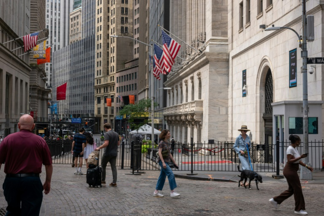 La façade du New York Stock Exchange (à droite) © SPENCER PLATT