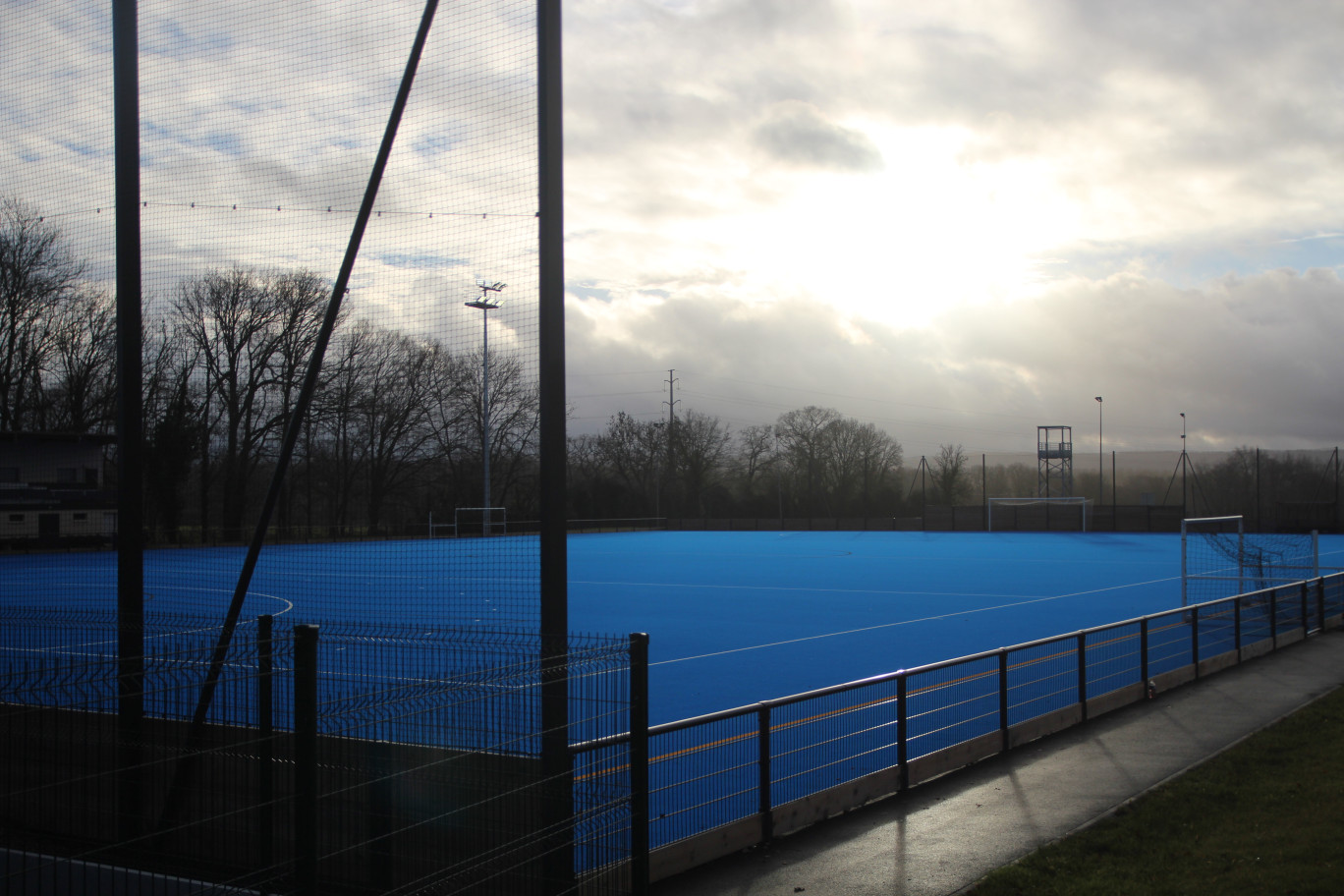 100 % décarboné, fabriqué à base de canne à sucre, un terrain de football et de hockey sur gazon d'un nouveau genre est en service à Saint-Martin-le-Nœud. (c)Aletheia Press/B.Delabre) 