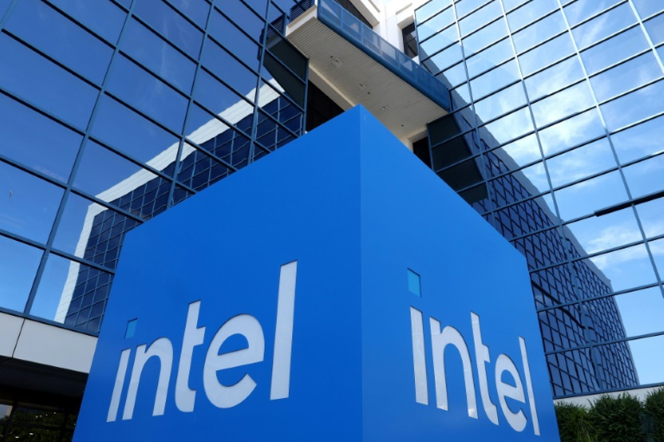 Intel a annoncé un grand plan social pour réduire ses coûts de 10 milliards de dollars, en licenciant plus de 15% de son personnel d'ici la fin de l'année © JUSTIN SULLIVAN