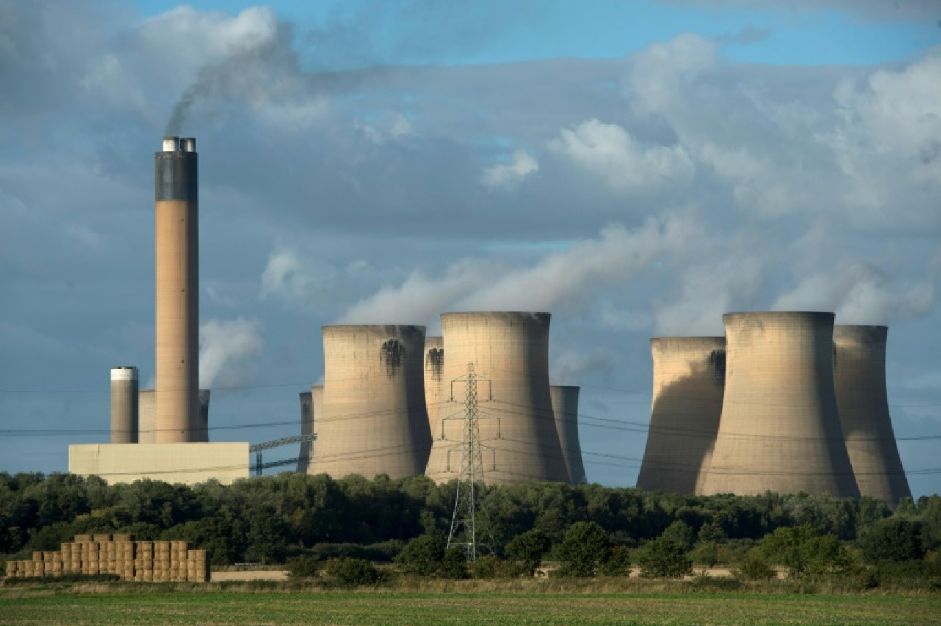 La centrale électrique de Drax en septembre 2015 près de Selby, au Royaume-Uni © OLI SCARFF