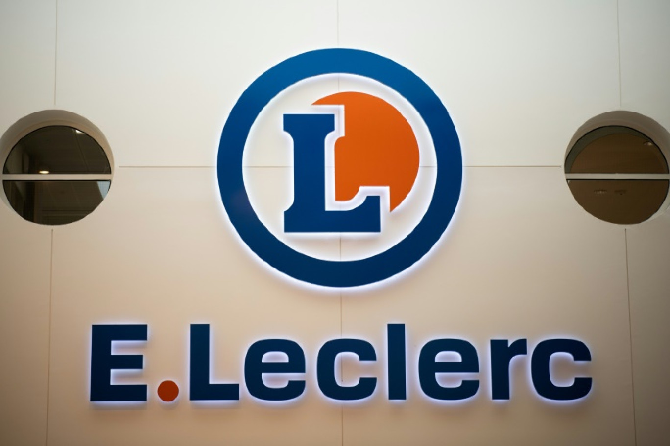 Le logo du distributeur E.Leclerc sur un de ses supermarchés à Saint Herblain en périphérie de Nantes (ouest de la France), le 13 janvier 2020 © LOIC VENANCE