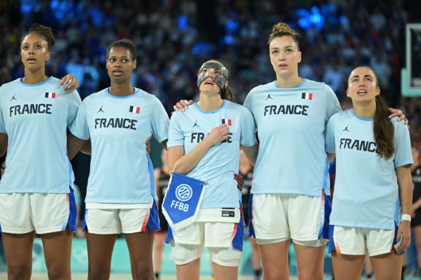 La Néerlandaise Sifan Hassan remporte le marathon féminin de l'épreuve d'athlétisme des Jeux Olympiques de Paris 2024, le 11 août 2024 à Paris © Andrej ISAKOVIC