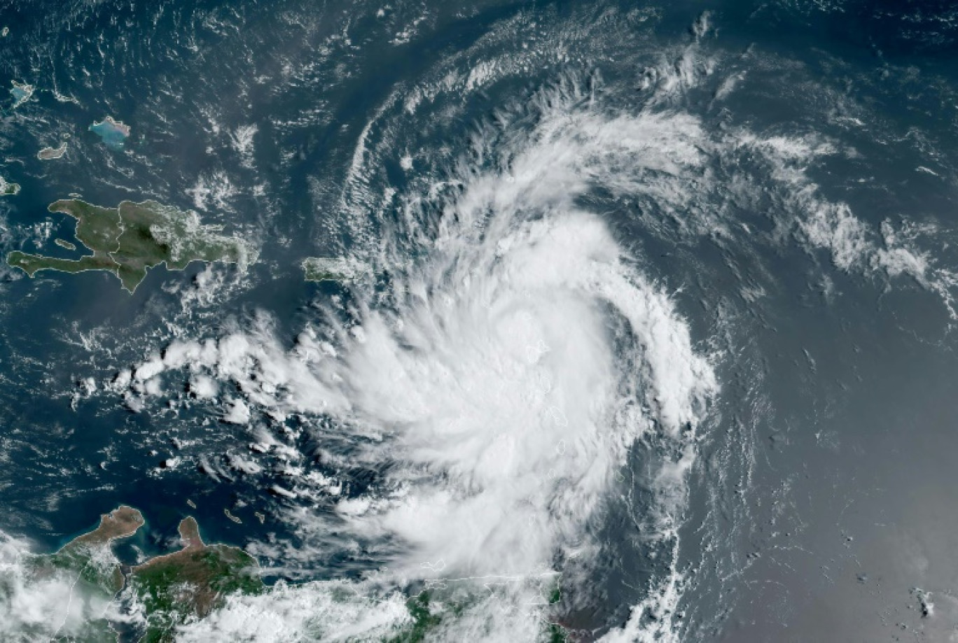 Image satellite de la tempête Ernesto au-dessus des Antilles, le 13 août 2024 © Handout