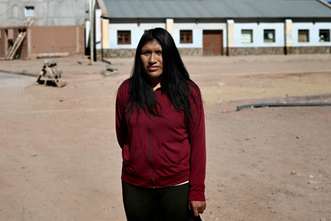 Anahi Jorge, employée d'une société minière de lithium, à Susques, dans la province de Jujuy, en Argentine, le 2 juillet 2024 © LUIS ROBAYO