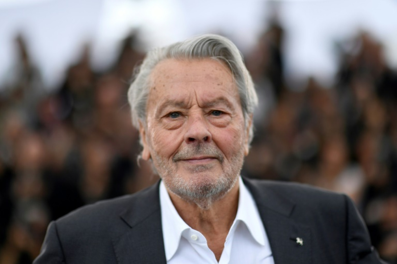 L'acteur français Alain Delon pose le 19 mai 2019 au festival de Cannes avant de se voir remettre une Palme d'or d'honneur © CHRISTOPHE SIMON