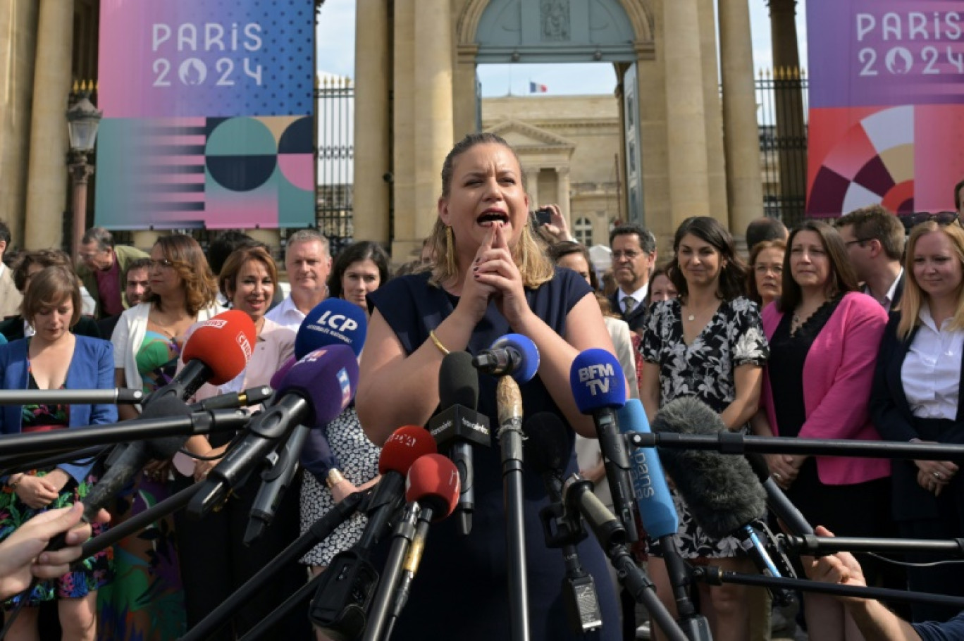 La députée La France insoumise (LFI) Mathilde Panot (c) à l'Assemblée nationale, à Paris, le 9 juillet 2024 © Bertrand GUAY