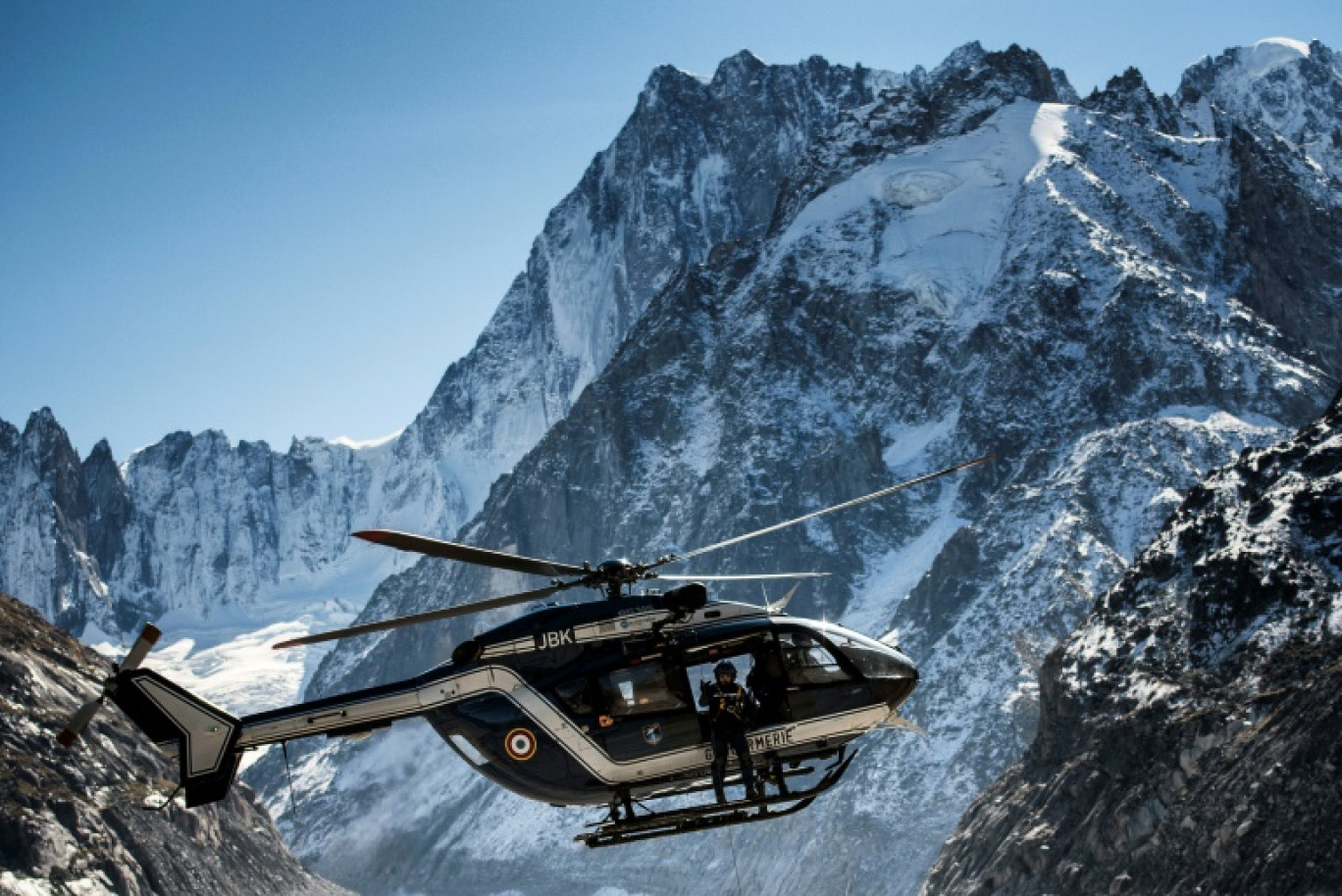 Deux alpinistes espagnols de 26 ans et 27 ans se sont tués dans le massif du Mont-Blanc après une chute de plusieurs centaines de mètres © JEFF PACHOUD