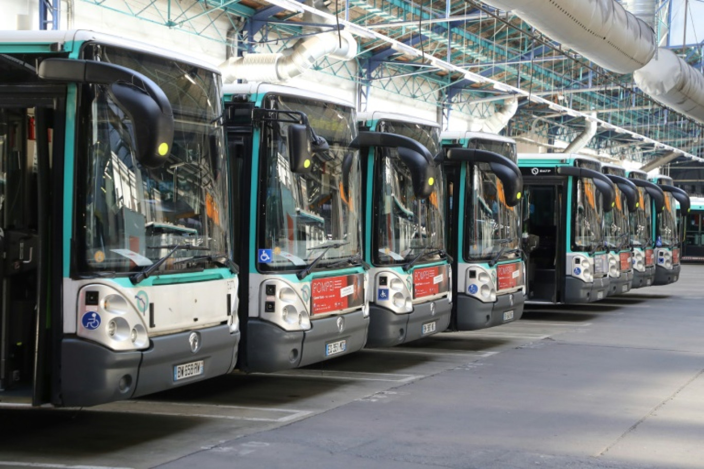 Des chauffeurs de la RATP accusent le transporteur public francilien de leur imposer des manipulations pour camoufler les signaux d'alertes des bus avant leur contrôle technique semestriel et ainsi éviter leur immobilisation © Ludovic MARIN