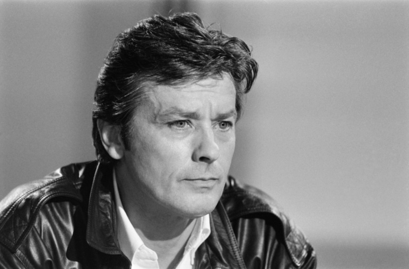 L'acteur Alain Delon le 16 mai 1984 sur Antenne 2, à Paris © GEORGES BENDRIHEM