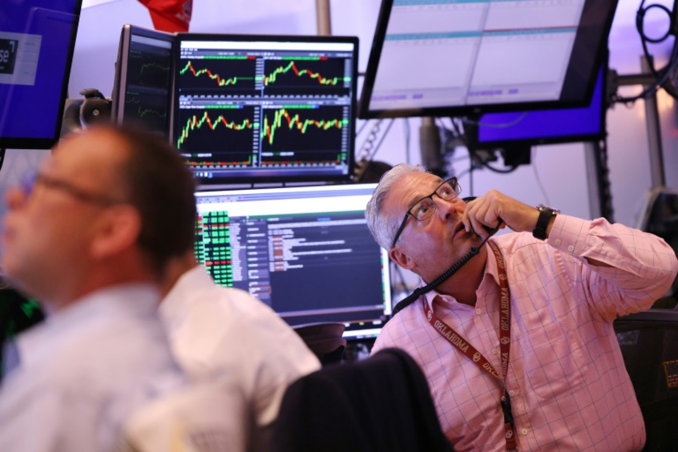 Des opérateurs du New York Stock Exchange © Michael M. Santiago