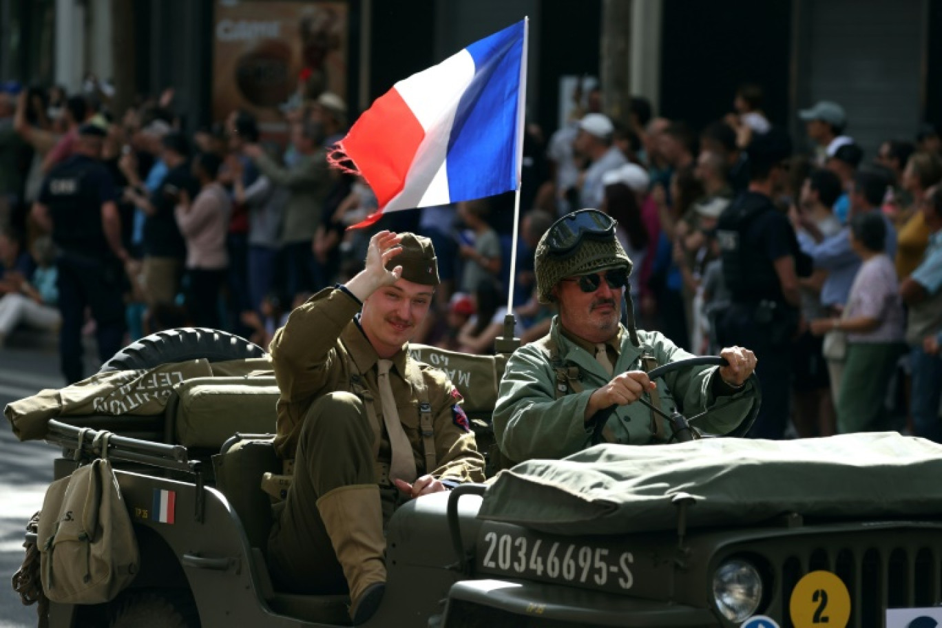 Des figurants en uniformes d'époque lors des célébrations du 80e anniversaire de la libération de Paris, le 25 août 2024 © ALAIN JOCARD