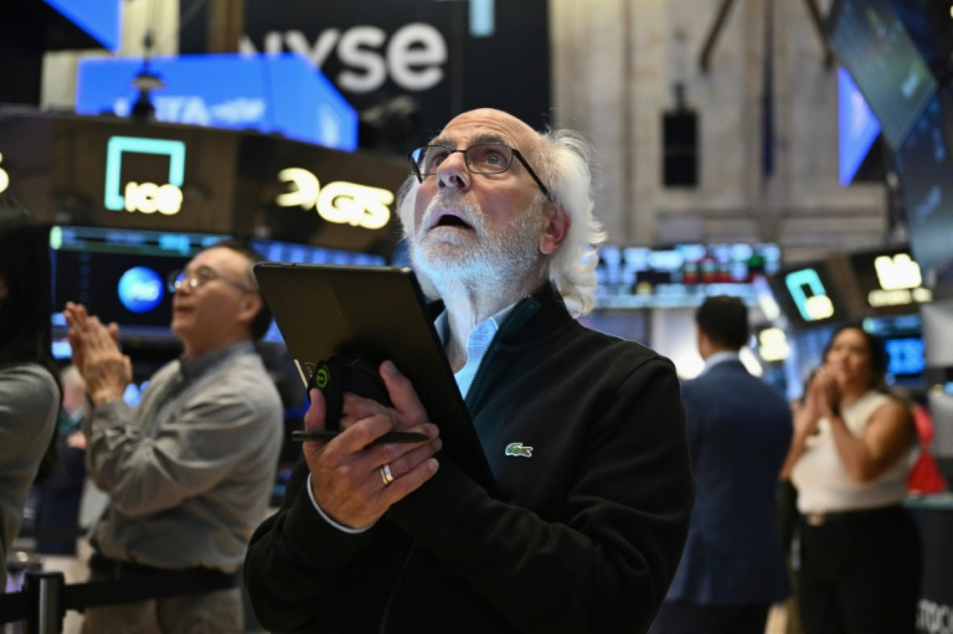 Des opérateurs du New York Stock Exchange © ANGELA WEISS