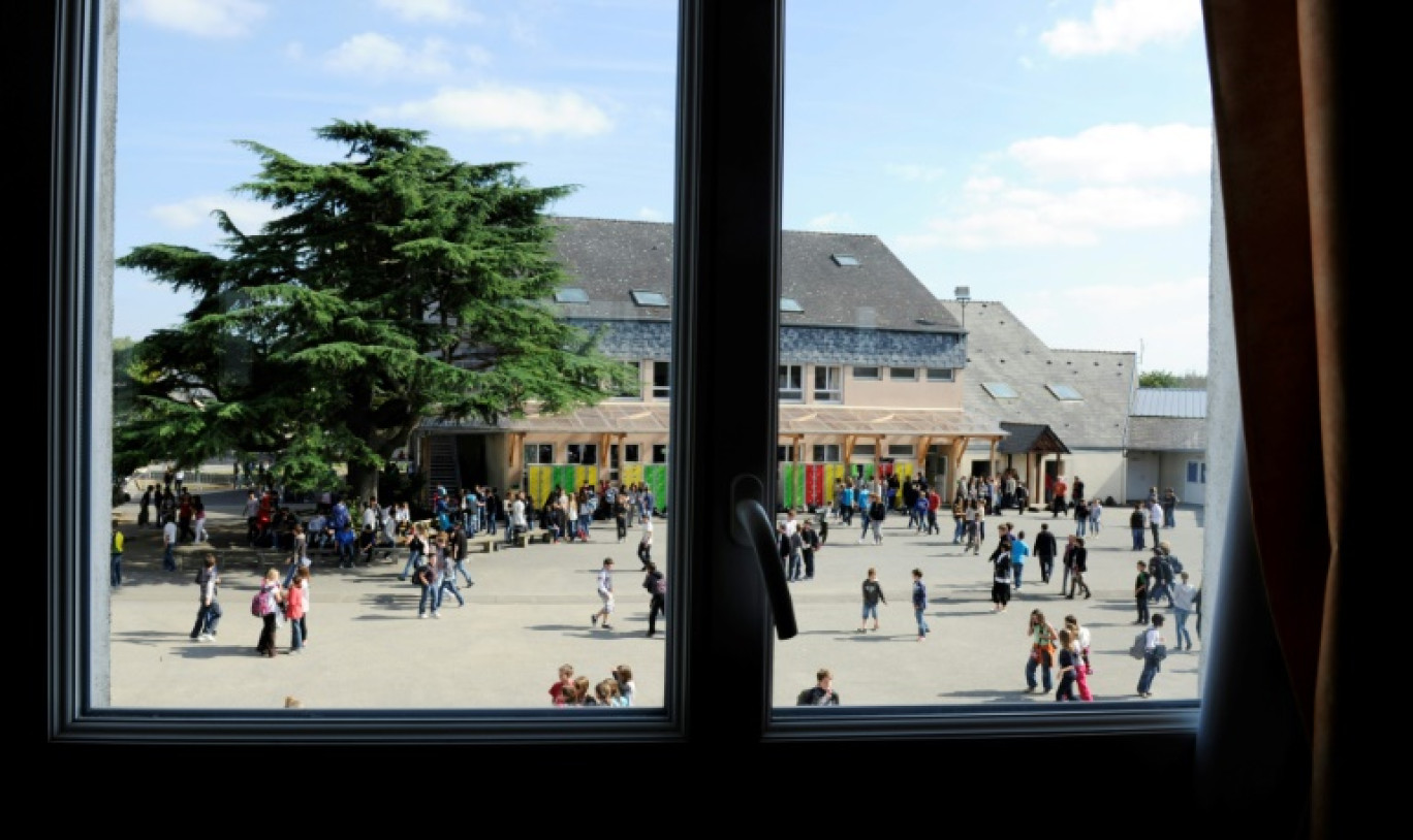 Pour quelques milliers d'élèves atteints de phobie scolaire, la rentrée qui approche marque souvent un regain d'anxiété, principal symptôme de ce mal qui conduit à déserter les bancs de l'école © DAMIEN MEYER