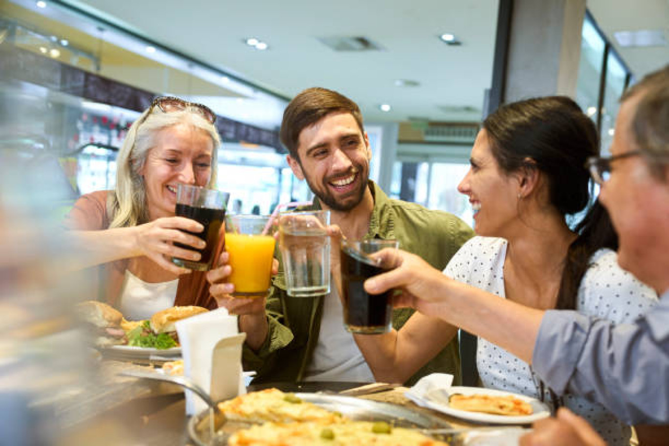 La tendance food court s'installe dans les centres des villes. 