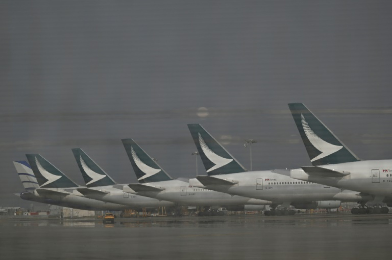 Des avions de la compagnie aérienne Cathay Pacific à l'aéroport de Hong Kong, le 3 septembre 2024 © Peter PARKS