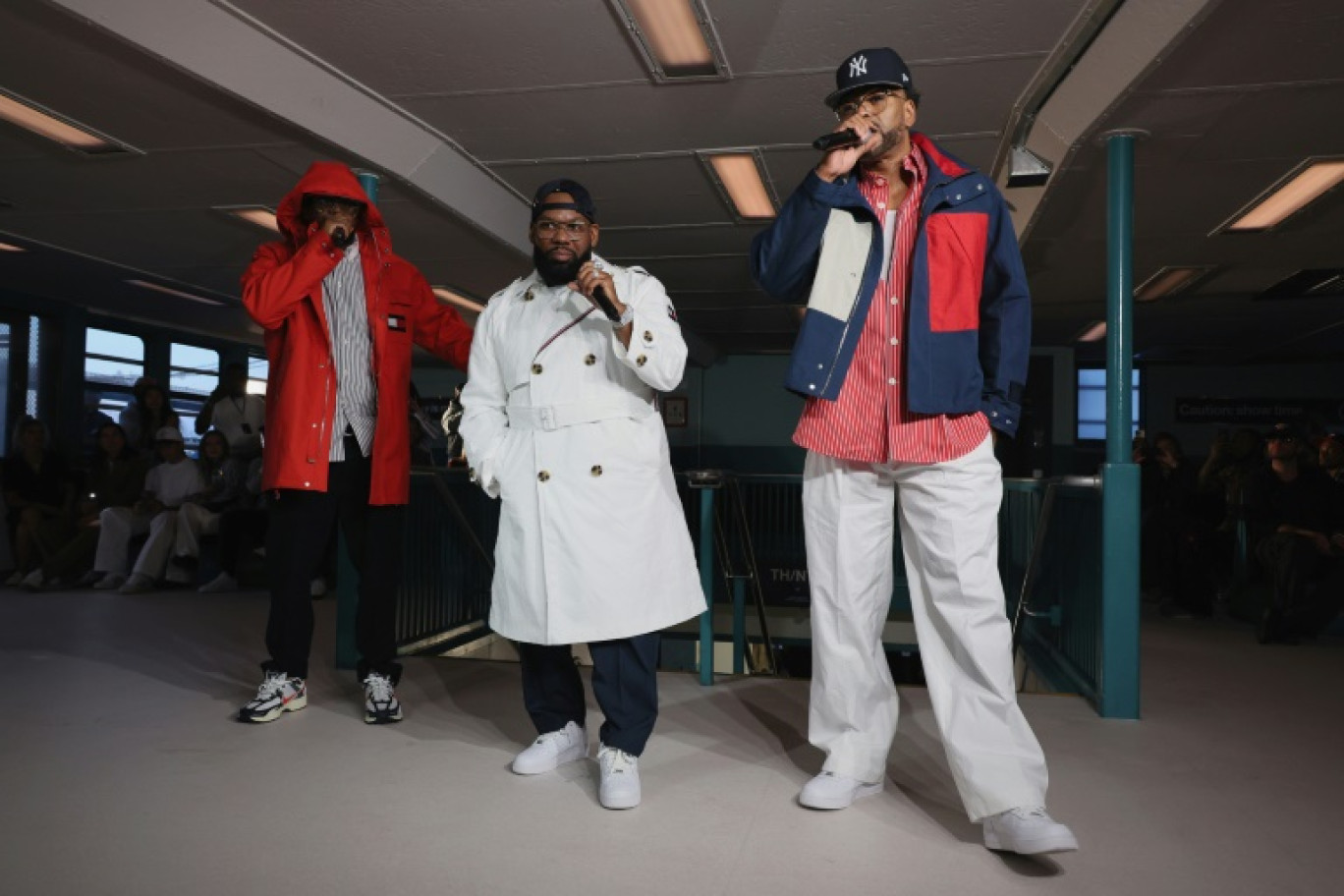 Des membres du groupe de rap Wu-Tang Clan à la fin du défilé Tommy Hilfiger à la Fashion week de New York, le 8 septembre 2024 © Dia Dipasupil