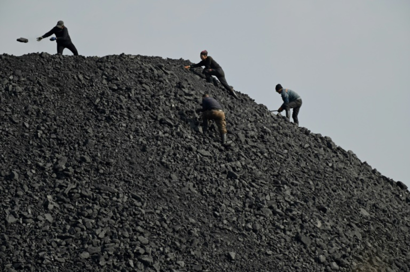 China is expanding coal production even as it adds renewable capacity © Noel Celis