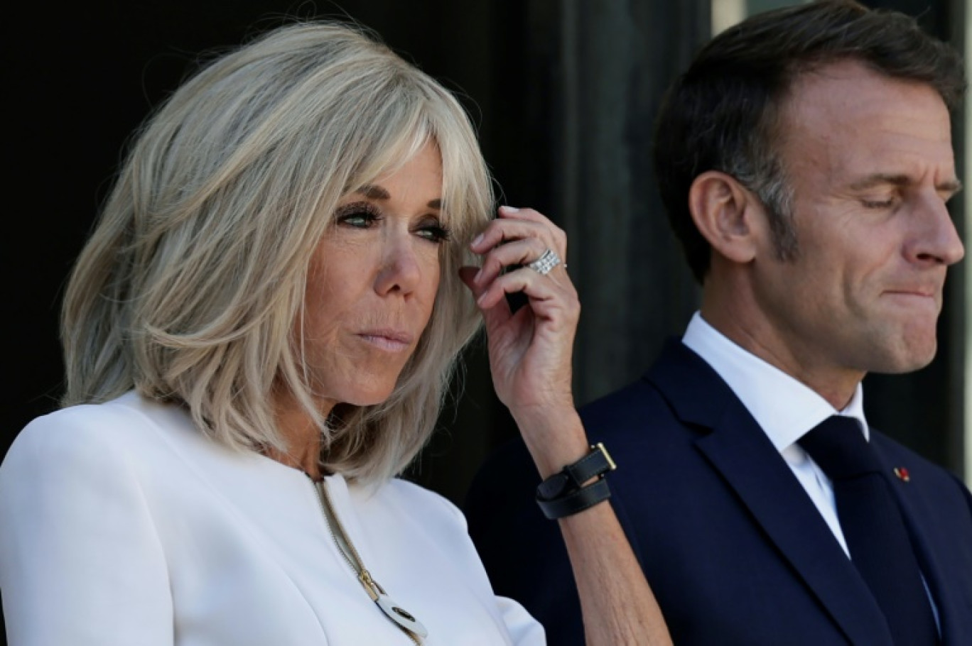 Brigitte Macron à côté de son mari, le président Emmanuel Macron, au palais de l'Elysée à Paris, le 28 août 2024. © STEPHANE DE SAKUTIN