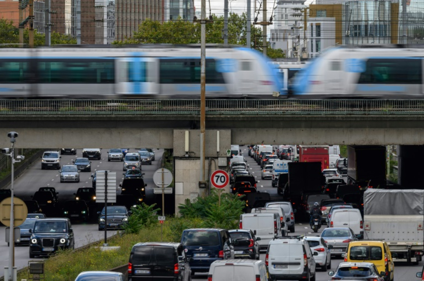 Embouteillage sur le périphérique parisien porte d'Asnières le 12 septembre 2024 © Ed JONES