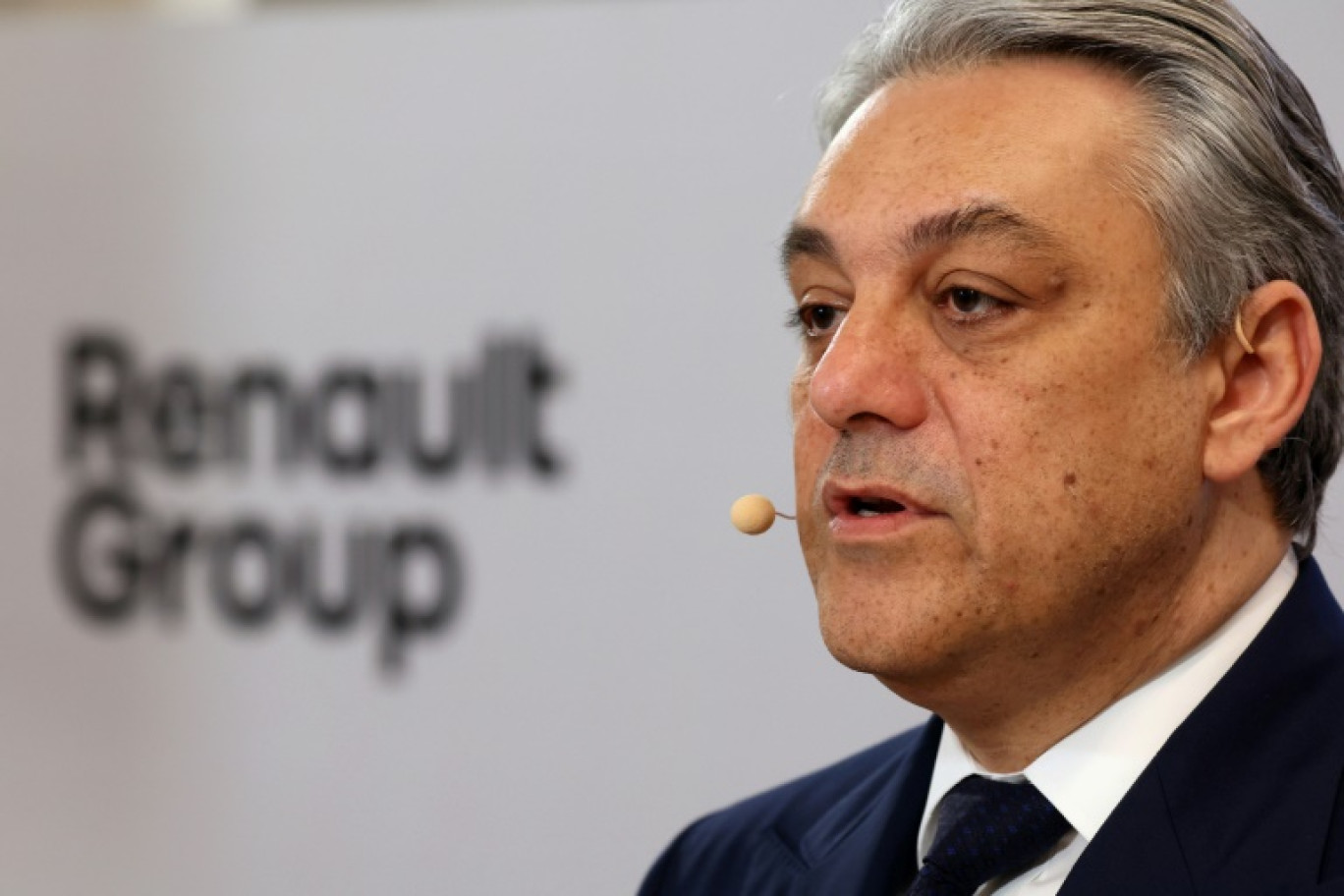 Le patron de Renault Luca de Meo, qui préside l'ACEA, le 6 décembre 2023 à Boulogne-Billancourt (France) © Alain JOCARD