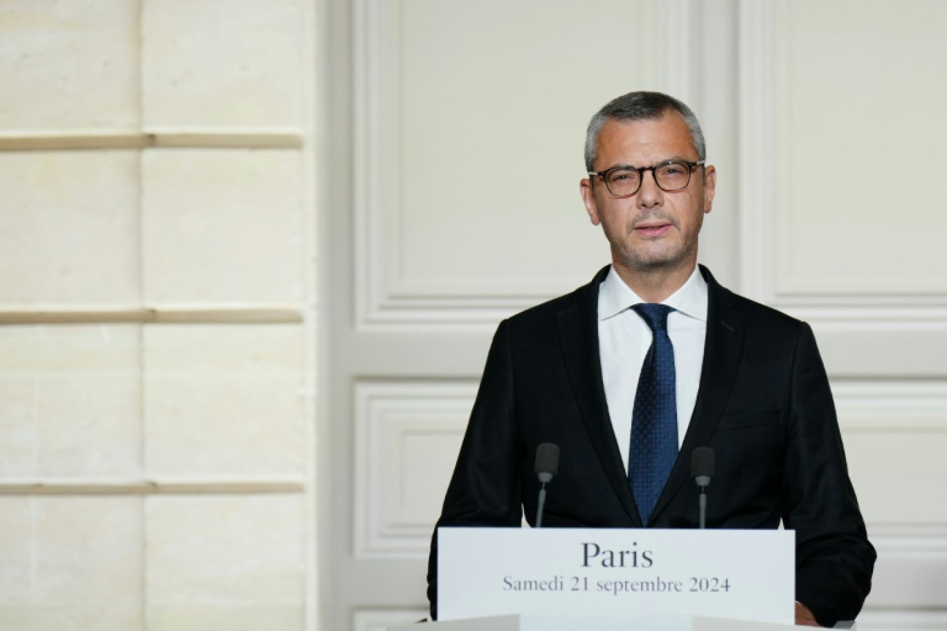 Le secrétaire général de l'Elysée, Alexis Kohler, annonce la composition du nouveau gouvernement à l'Elysée, le 21 septembre 2024 à Paris © Dimitar DILKOFF