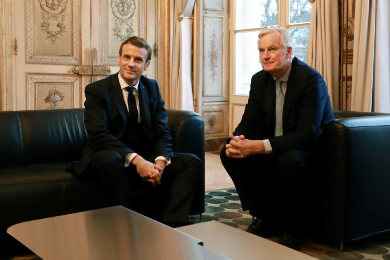 Emmanuel Macron et Michel Barnier, à l'Élysée, le 31 janvier 2020 © Ludovic MARIN