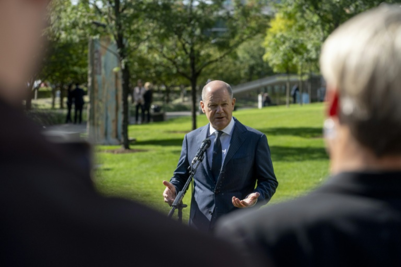 Le chancelier allemand Olaf Scholz s'adresse à la presse allemande à New York, en marge de l'Assemblée générale de l'ONU, le 22 septembre 2024 © STRINGER