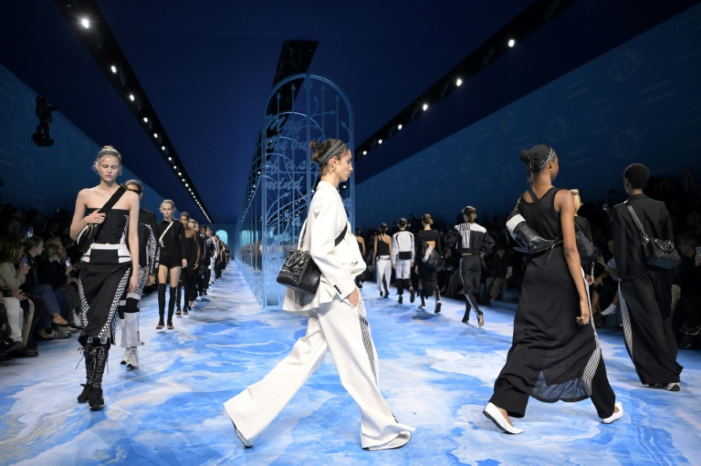 Défilé Dior de la collection prêt-à-porter féminin printemps-été 2025 à la Fashion Week de Paris, le 24 septembre 2024 © Bertrand GUAY