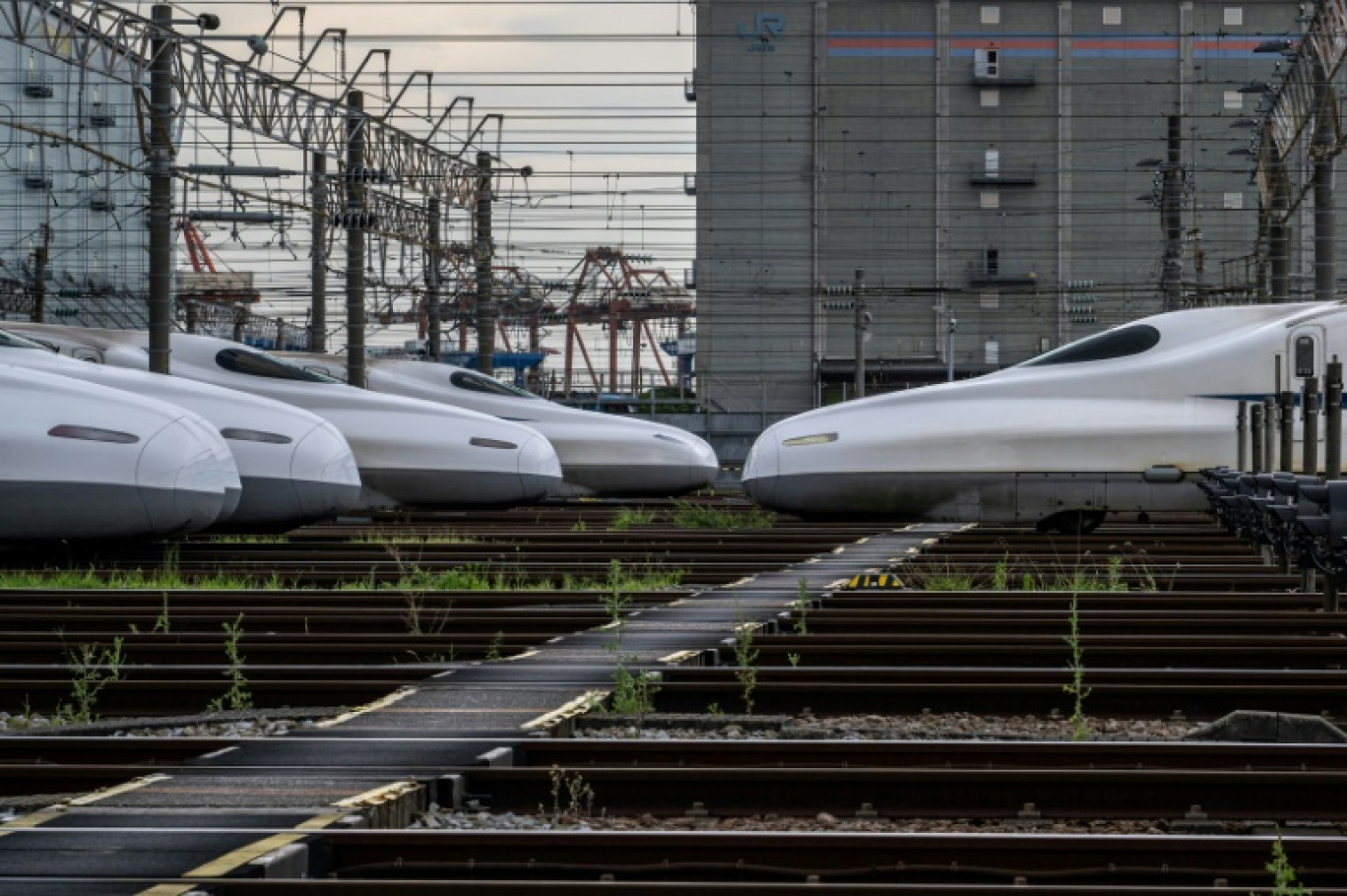 Des trains stationnés au dépôt Shinkansen de la compagnie JR Central dans le district de Shinagawa, à Tokyo, le 24 juillet 2024 © Philip FONG