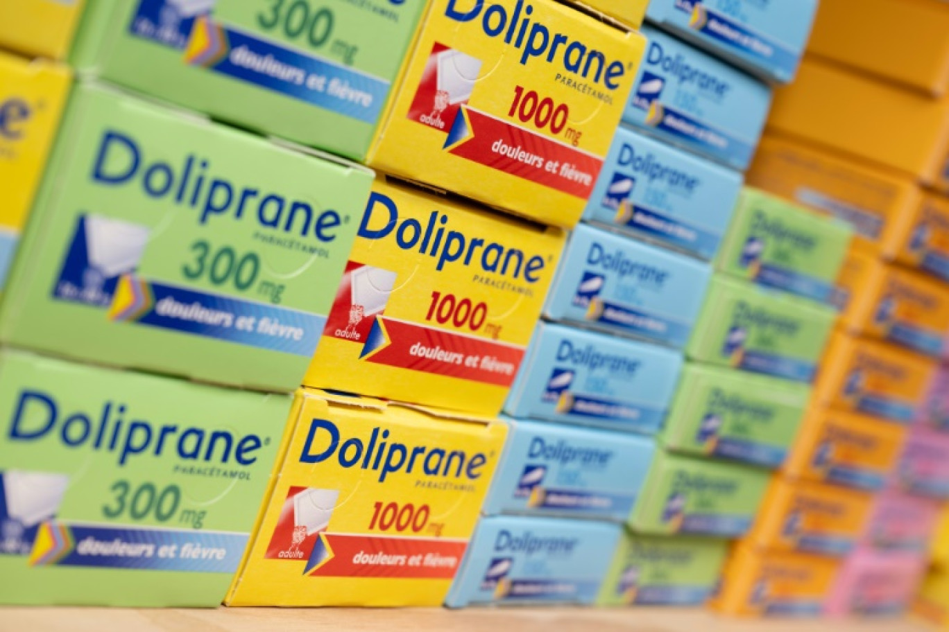 Des boîtes de Doliprane en vente dans une pharmacie en France, le 23 octobre 2023 © SEBASTIEN BOZON