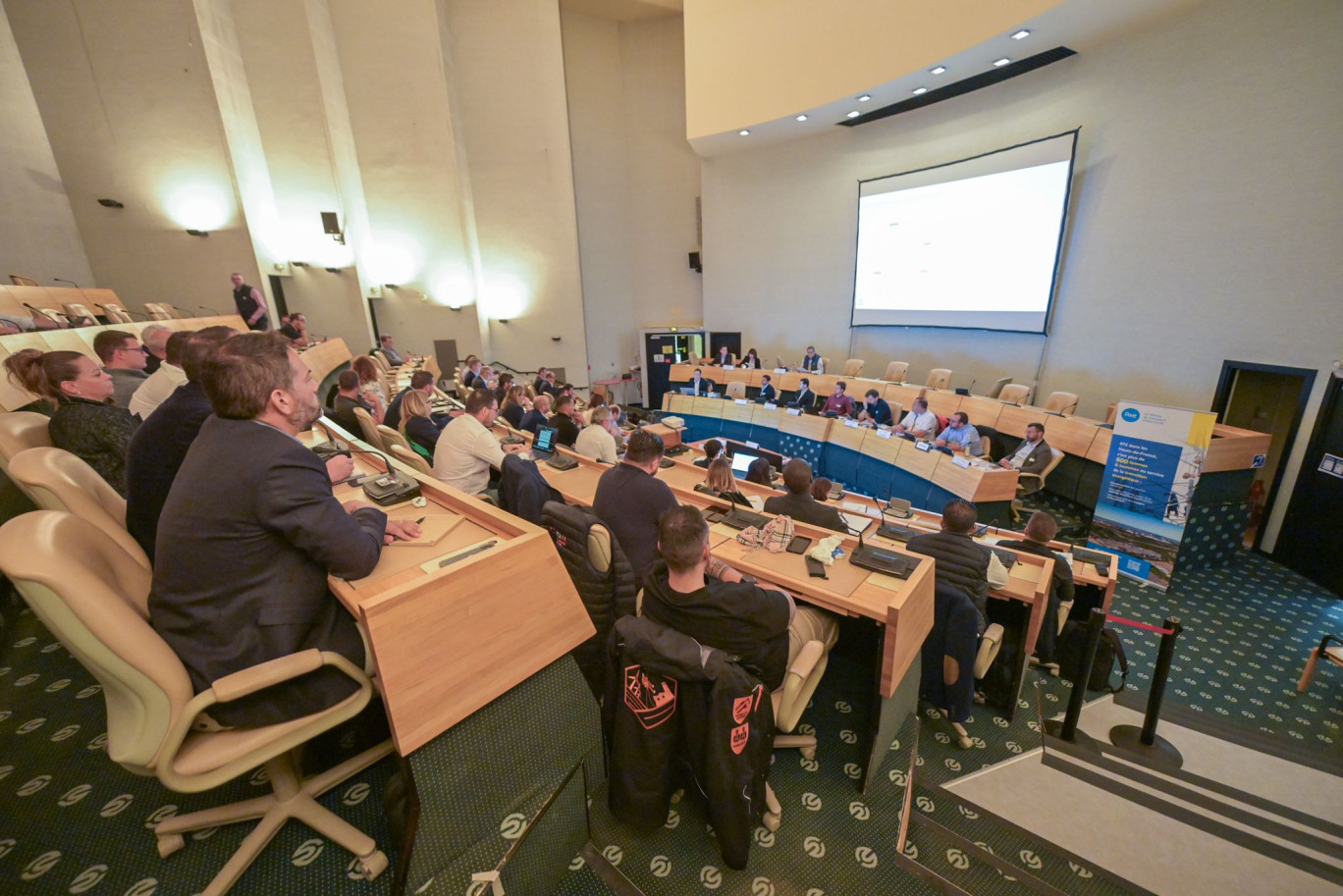 Mercredi 25 septembre, RTE a organisé un événement réunissant sept entreprises titulaires des marchés RTE pour venir à la rencontre d’une quarantaine de sous-traitants du Dunkerquois et de la région.