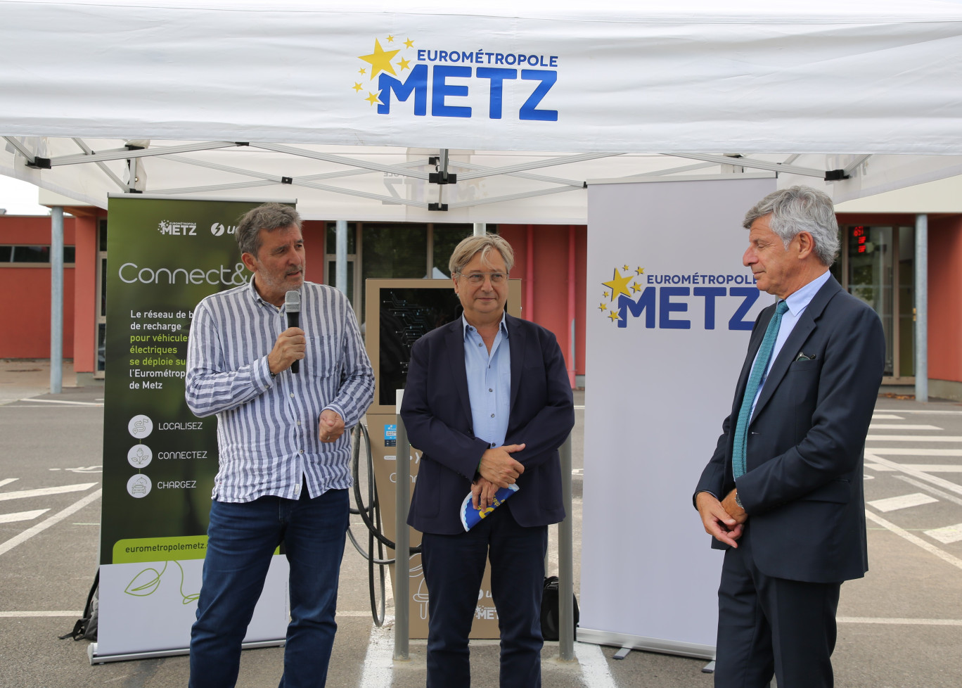 Lors de l'inauguration de la 50e borne à Montigny-lès-Metz le 3 septembre dernier. © UEM.