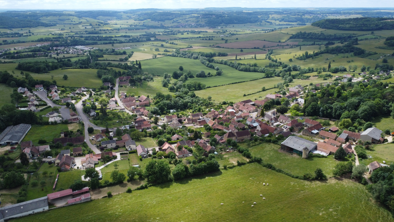 Souffrant d’une chute des dotations et d’un manque de reconnaissance, les communes rurales veulent montrer qu’elles jouent un rôle pour l’avenir du pays. (© Wikimedia Commons)