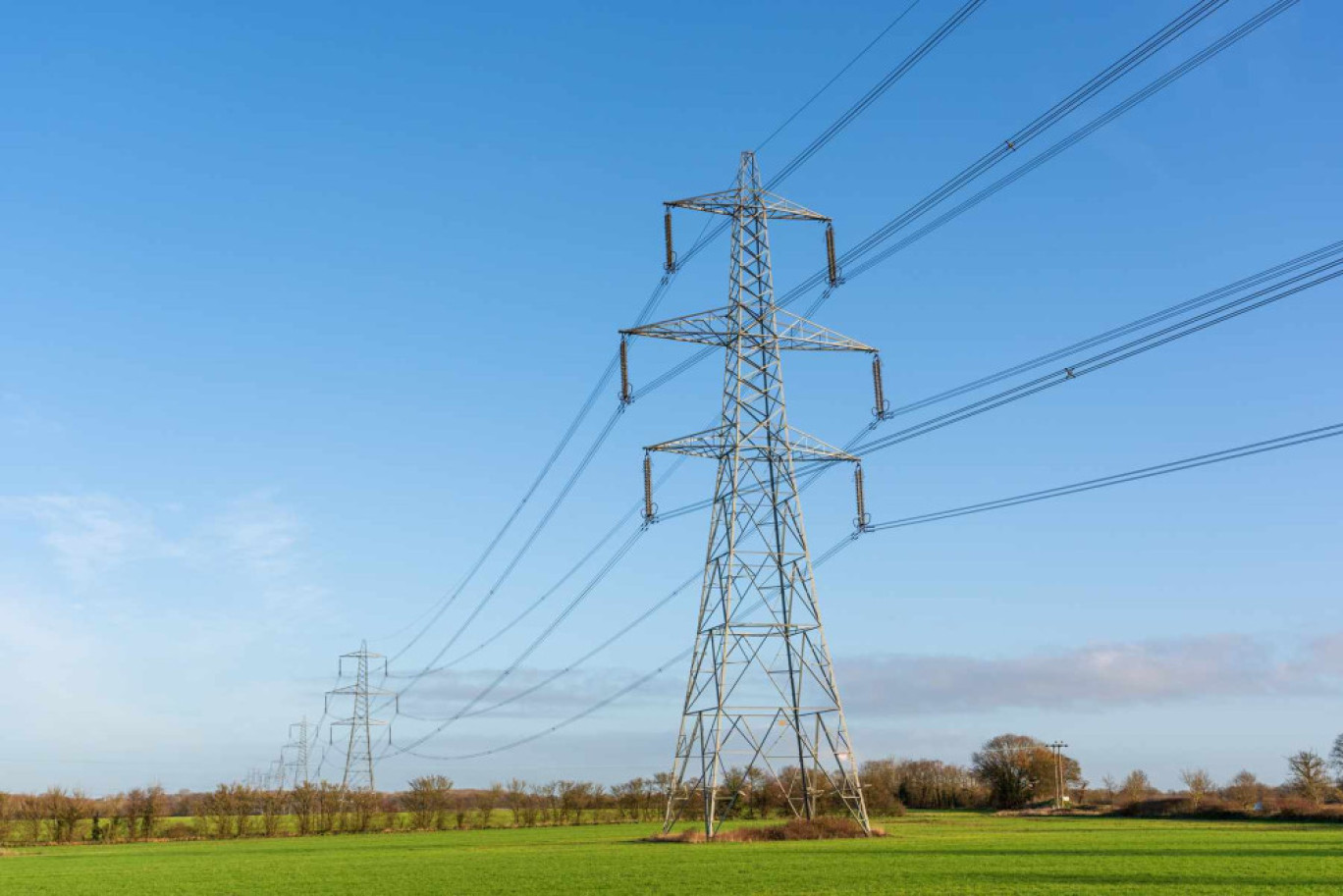 Un survol des lignes à basse altitude va être effectué par hélicoptère pour le compte de Enedis. (c) AdobeStock