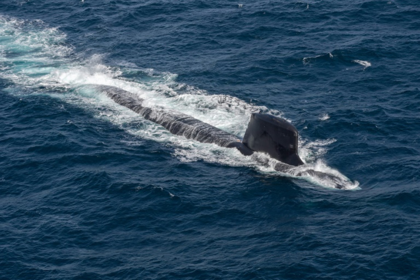 Photo fournie par Naval Group le 20 octobre 2020 montre le sous-marin français d'attaque Suffren, de type Barracuda, lors d'essais en mer © -