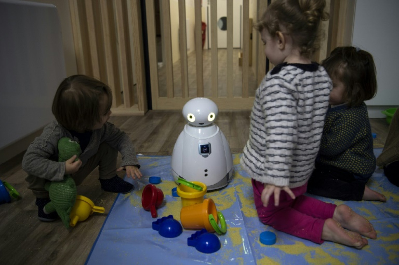 Certains jouets contiennent des LED, qui émettent de la lumière bleue qui peut affecter la rétine des enfants et perturber les rythmes biologiques © CHRISTOPHE ARCHAMBAULT