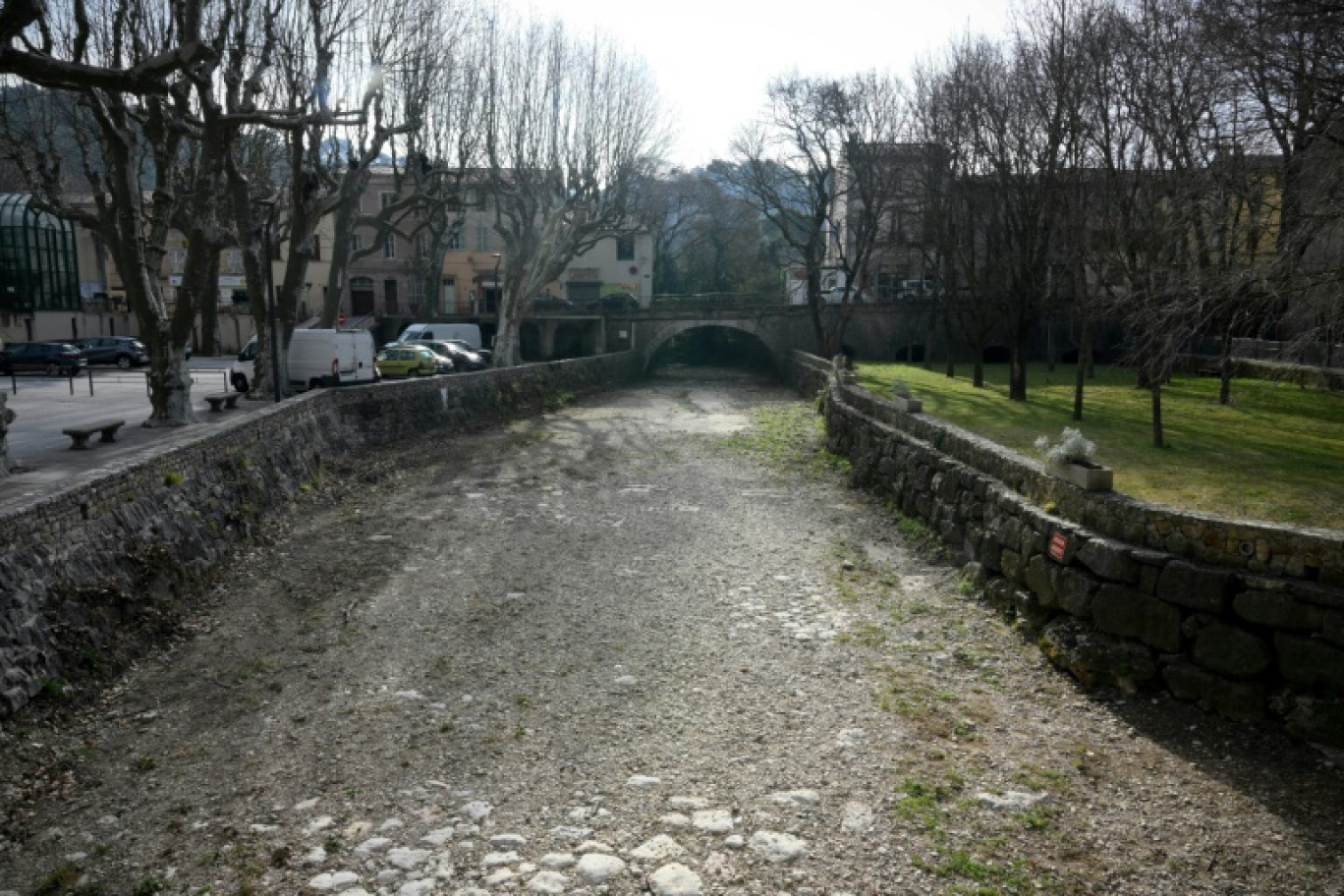 Le lit de l'Issole totalement à sec à Flassans-sur-Issole, dans le Var, le 21 février 2023 © Nicolas TUCAT