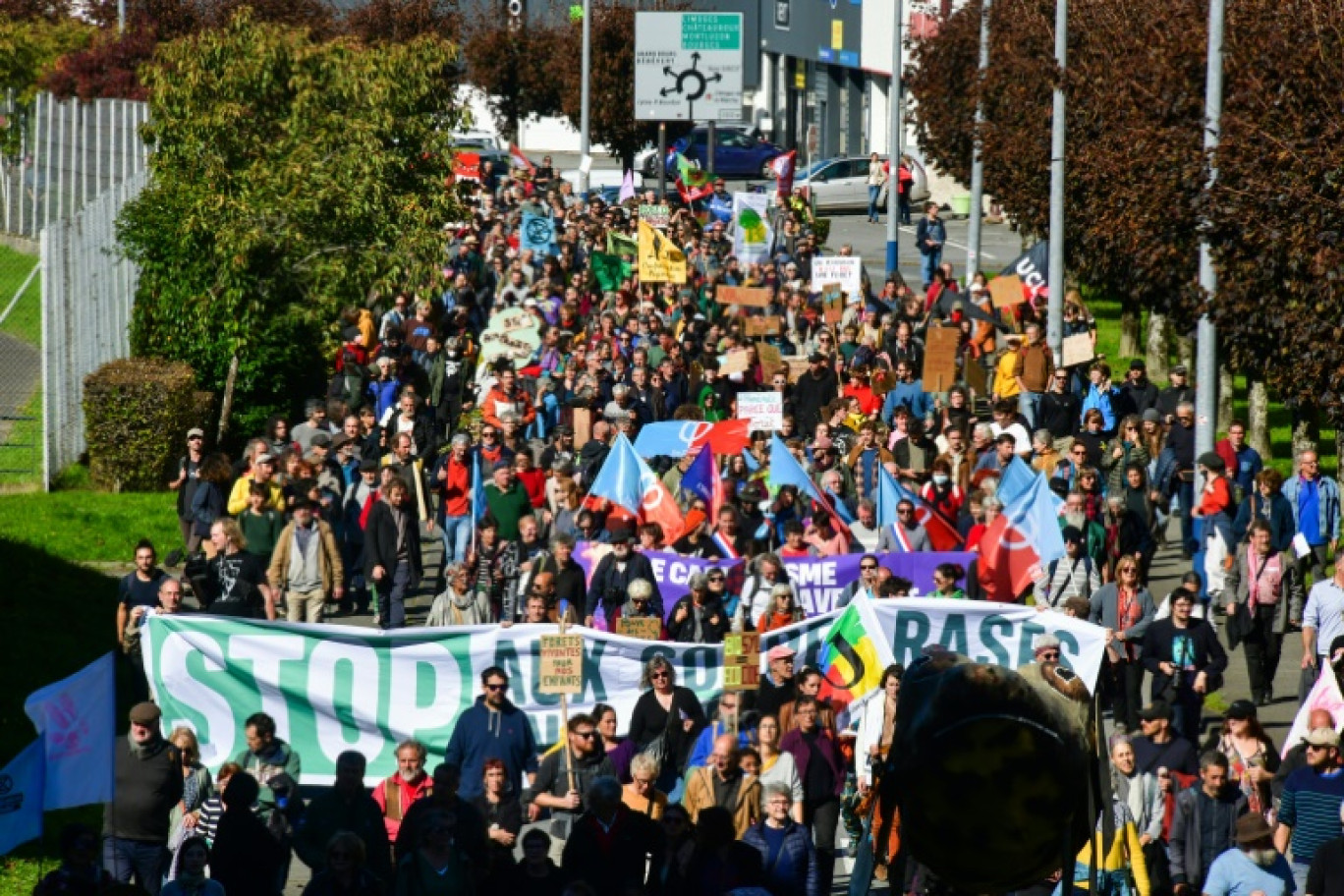 Manifestation contre l'installation d'une nouvelle usine de granulés de bois de l'entreprise Biosyl, à Guéret (Creuse) le 5 octobre 2024 © Pascal LACHENAUD