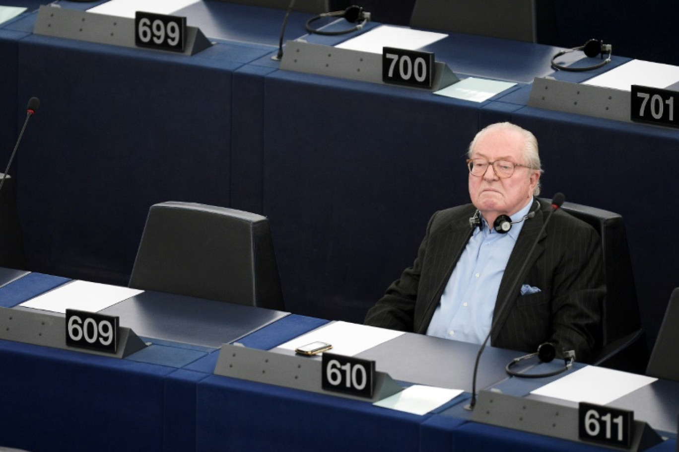 Jean-Marie Le Pen, alors eurodéputé français et président d'honneur du Front national (FN), au Parlement européen à Strasbourg le 19 mai 2015 © Frederick FLORIN