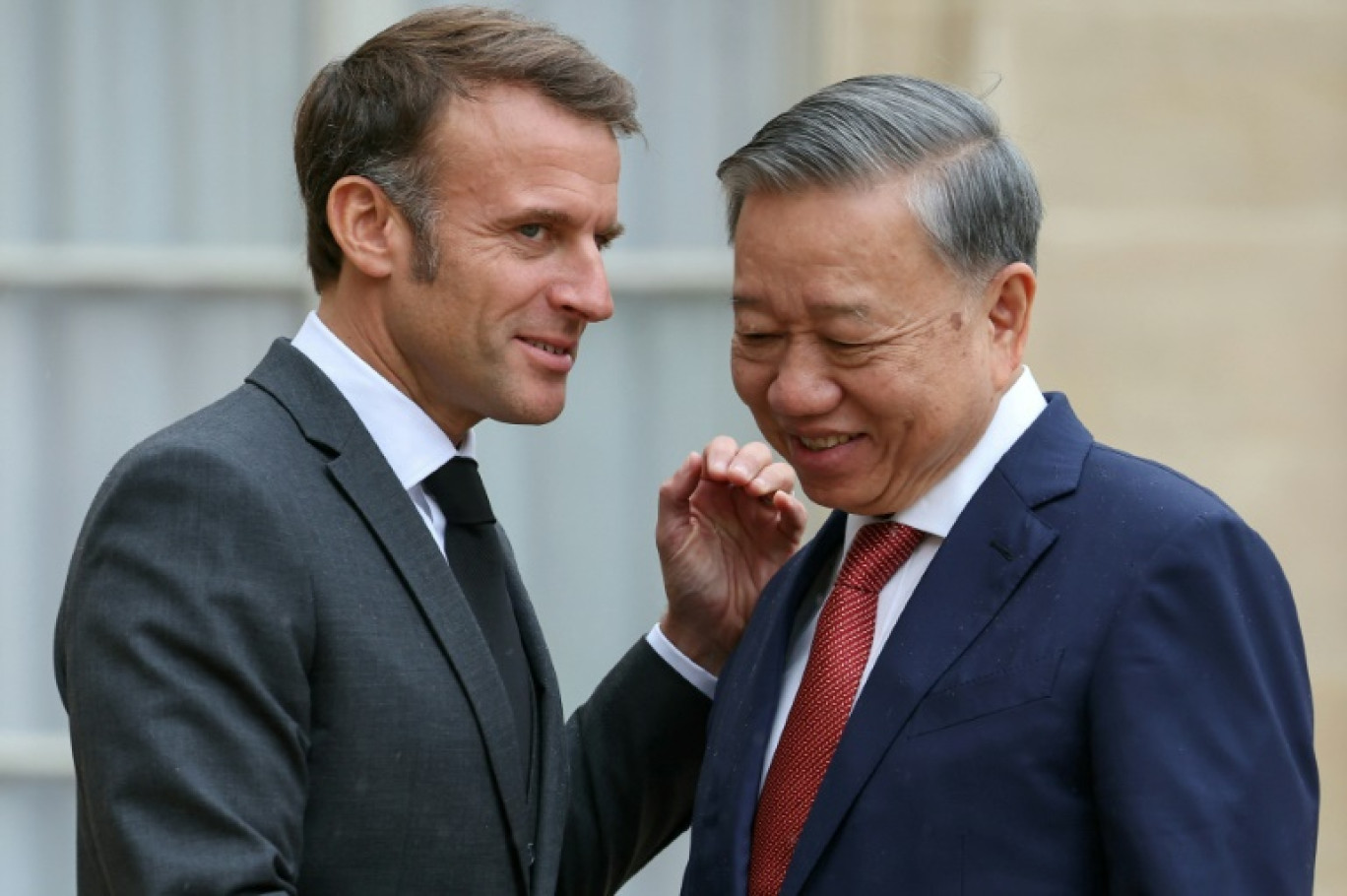 Le président français Emmanuel Macron, à gauche, et le président vietnamien To Lam, à droite, le 7 octobre 2024, à Paris © ALAIN JOCARD