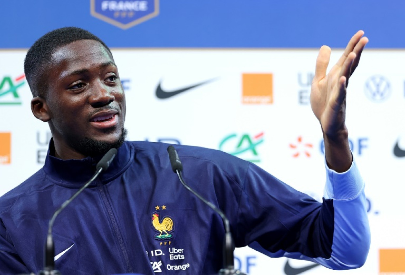 Le défenseur de l'équipe de France Ibrahima Konaté lors d'une conférence de presse à Clairefontaine-en-Yvelines le 8 octobre 2024 © FRANCK FIFE